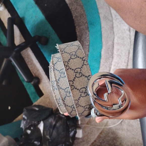 Gucci Gray Belt with Silver Buckle - Picture 4 of 6